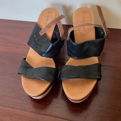 Black Strap And Brown Base Sandals - Size 7.5 