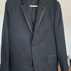 Sean John Tuxedo (Bowtie, cufflinks, studs available)