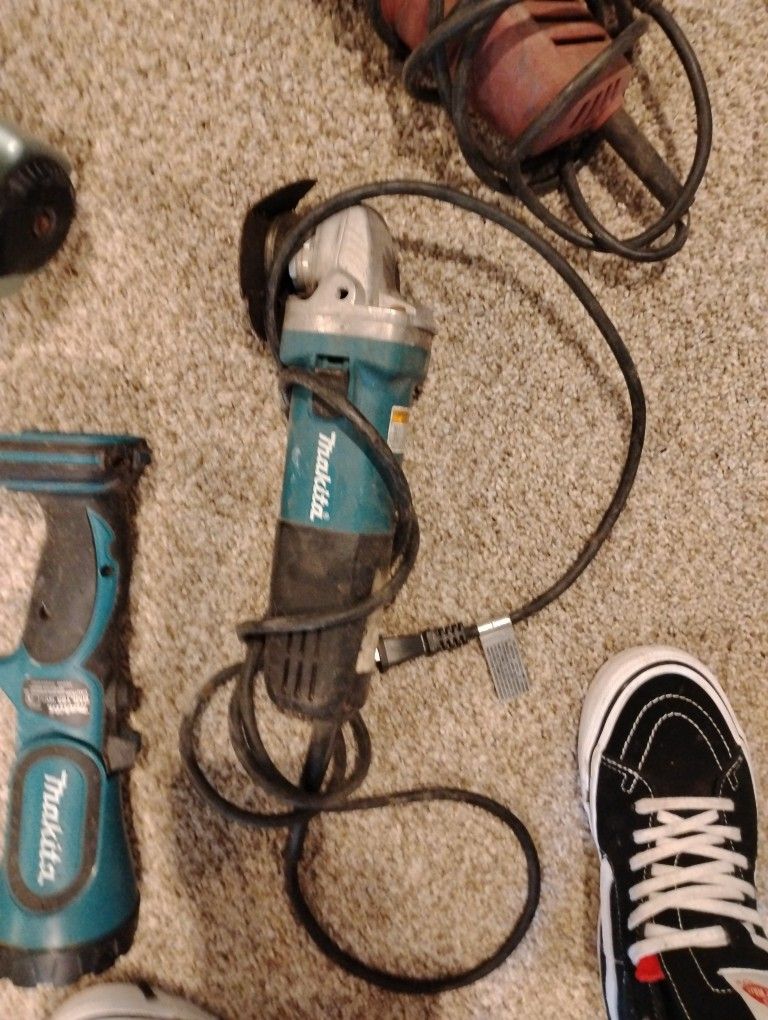 Makita Hand Grinder