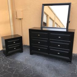 Black Crocodile Print Bedroom Set