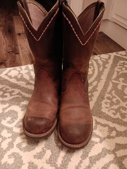 Women's Ariat Boots Size 6.5B
