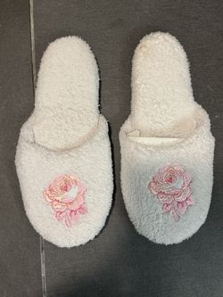 Women's Fuzzy Slippers with Rose Embroidery