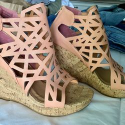Buckle Coral Wedges