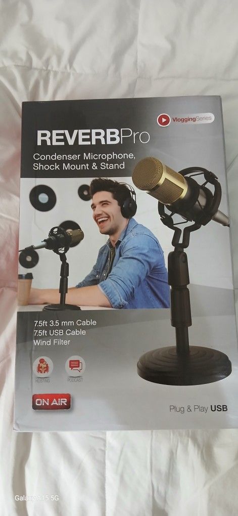 REVERB PRO MICROPHONE w/ STAND