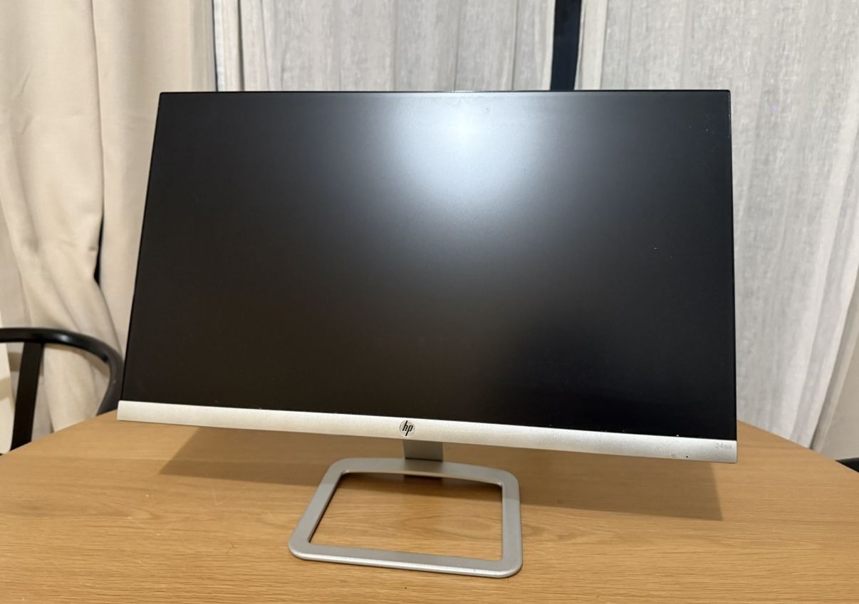 HP 24” Ultra Slim Monitor 