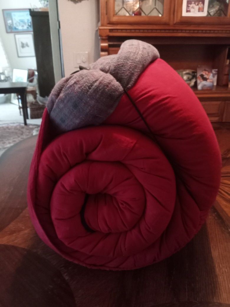 VINTAGE COLEMAN FLANNEL SLEEPING BAG