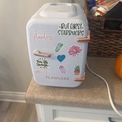 Cosmetics Refrigerator