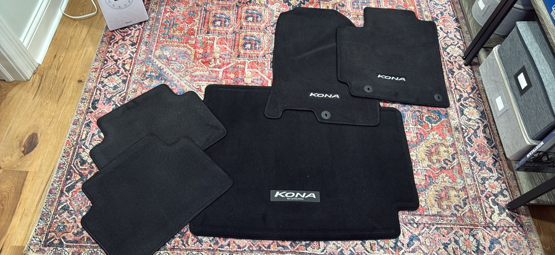 Hyundai Kona Floor Mats, Reversible Trunk Liner And Cargo Net