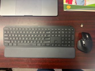 Logitech MX Keys Bundle