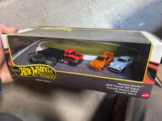 Hot Wheels Premium 4-Car Set