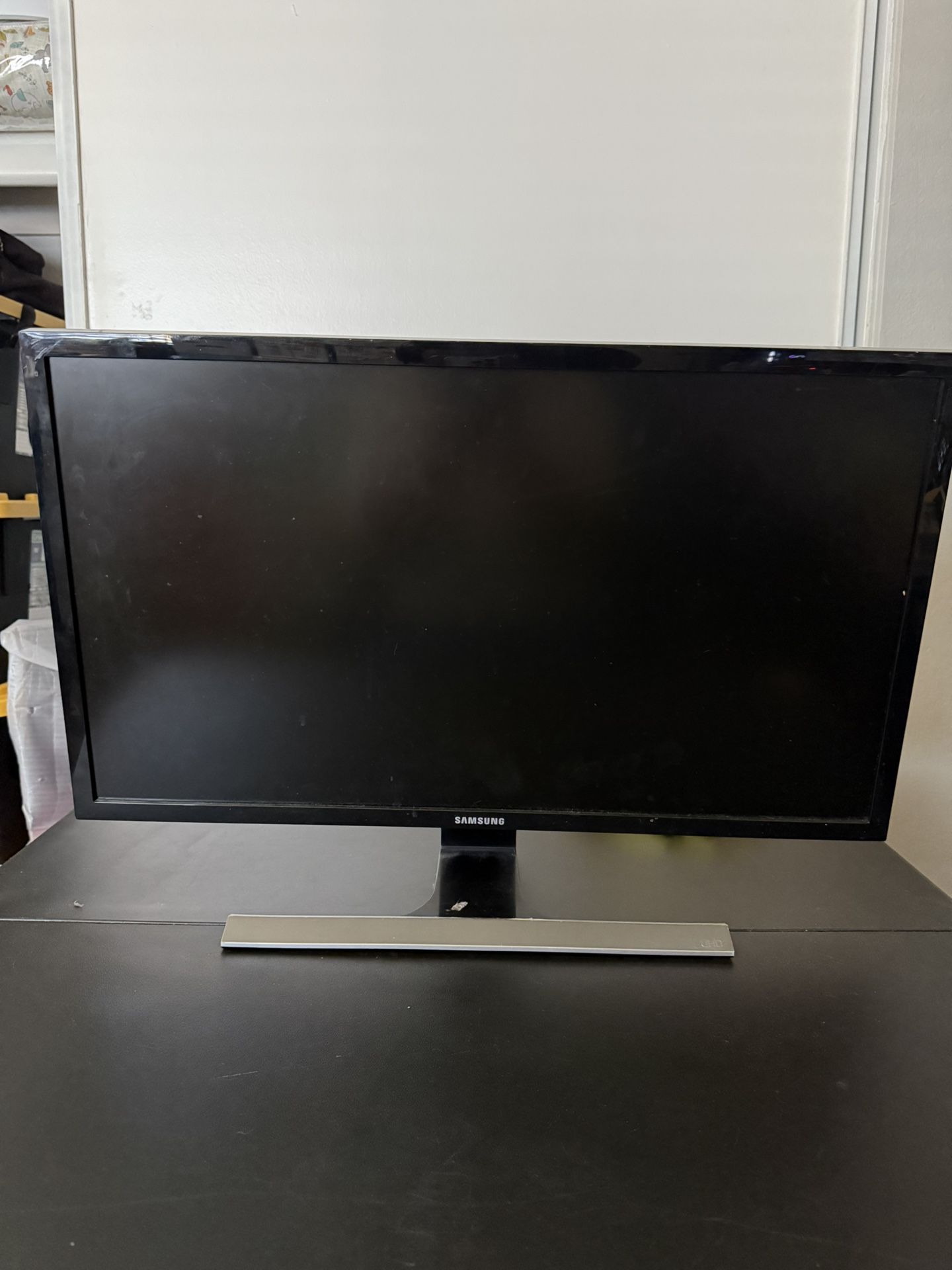 Samsung 32” 4K Monitor 60 FPS