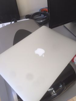 MacBook Pro Retina 13 inch 2015 [BROKEN LCD SCREEN]