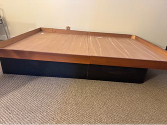 Queen Size Platform Bed Frame - Modern & Minimalist Style