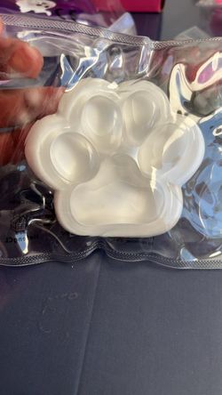 White Taba Paw