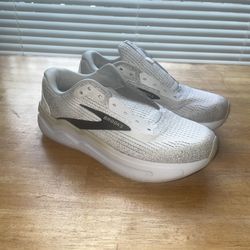 Brooks Ghost Max 2, Mens 9.5, Lightly Worn, Clean