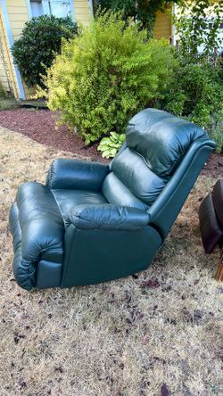 Green Recliner: Accepting Offers