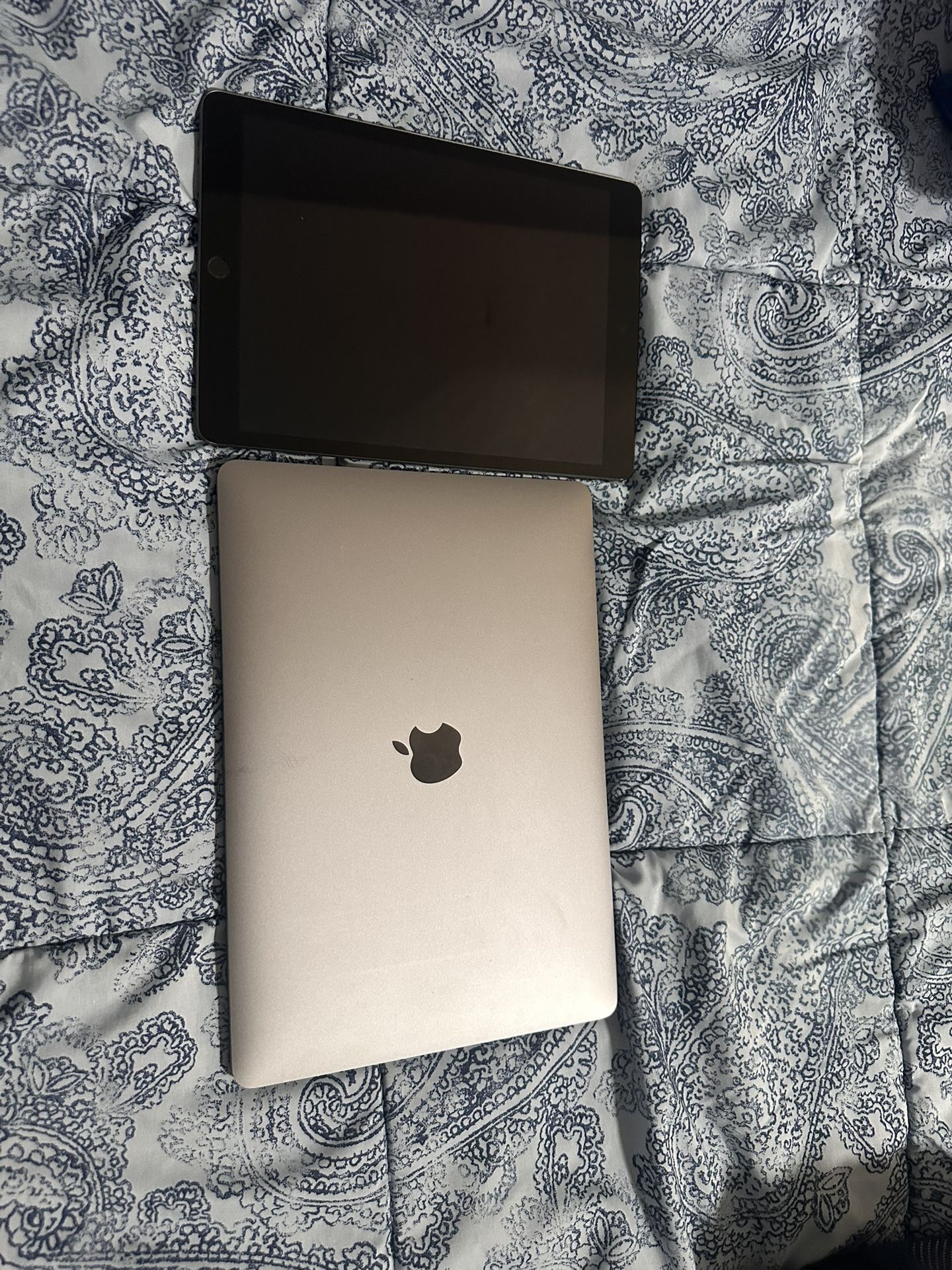 MacBook + Ipad 9th generation
