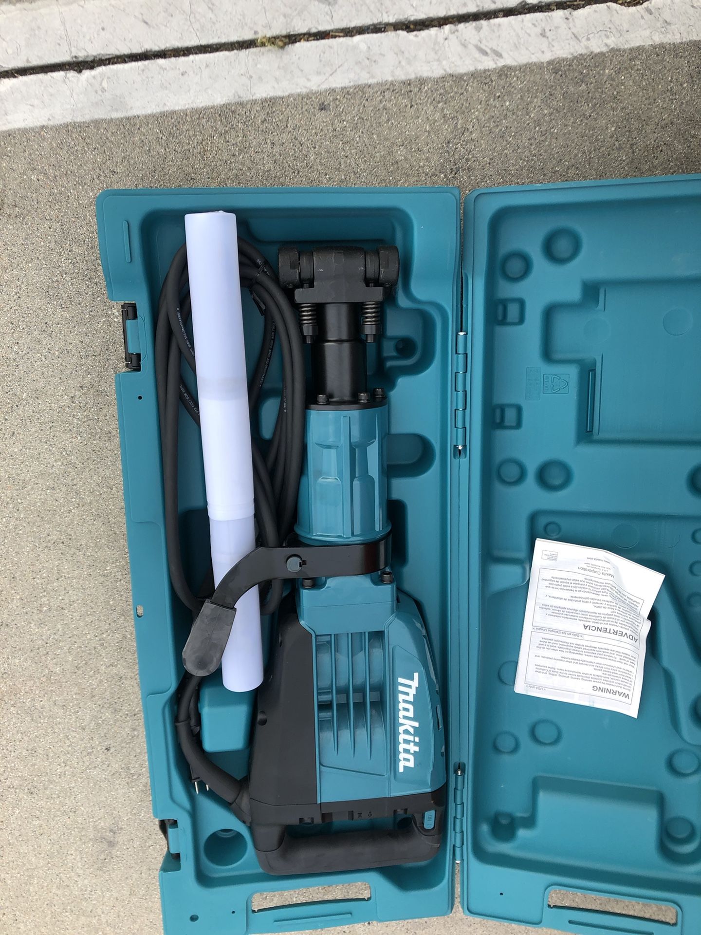 MAKITA BRAKING HAMMER