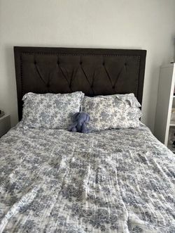 Queen bed frame with 2 storage drawers