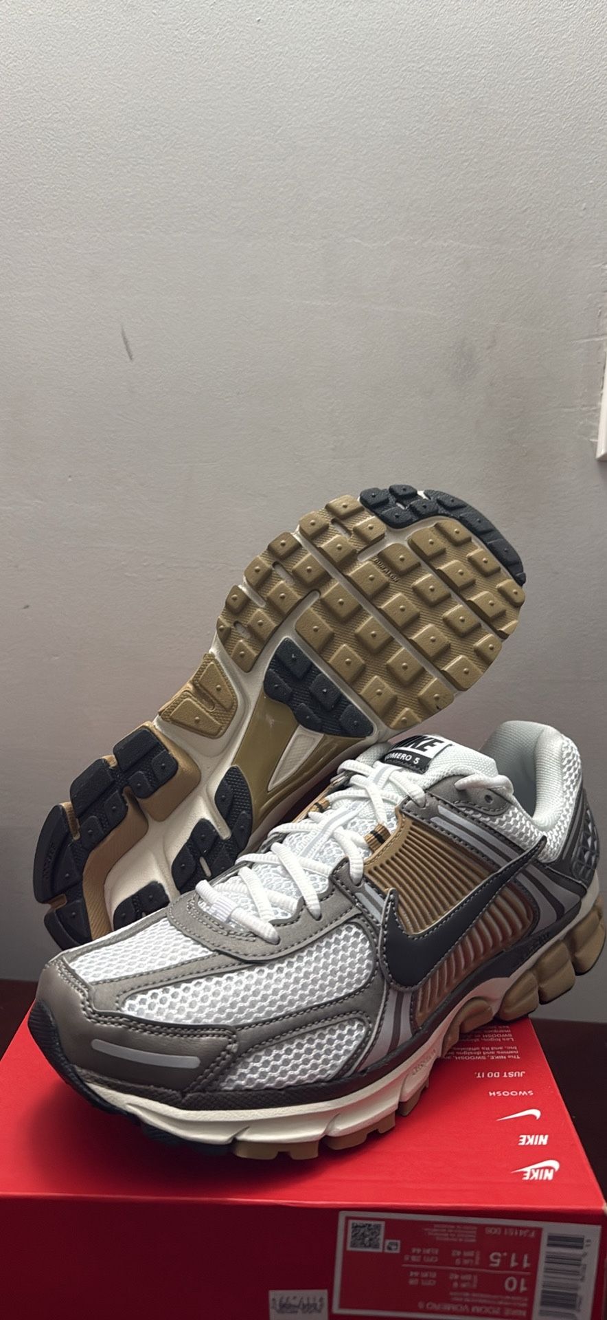 Nike Vomero 5 Brand New Size 10 Men