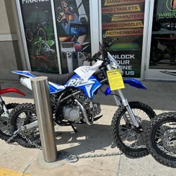 Apollo RFZ 125CC Dirt Bike! Finance For $150 Down Payment!!