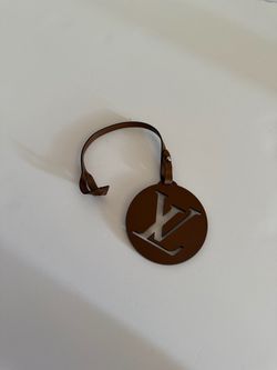 Louis Vuitton Carmel hobo luggage tag