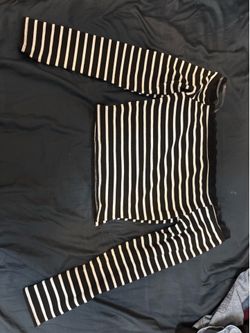 Black and white stripped off the shoulder long sleeve, S