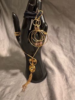 Necklace & earring set