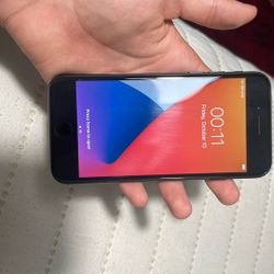 iPhone 7 (32GB, Unlocked) – Good Condition—Color Black