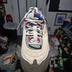 Nike Air Max 270 React ENG
Travis Scott Cactus Trails Mens Size 9/9.5 Great Condition 