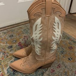 Women's Cowboy Boots Size 8 BRAND NEW