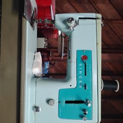 19 60 Vintage Singer Sewing Machine 