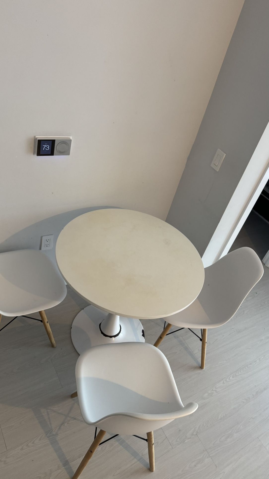 Table & Chairs