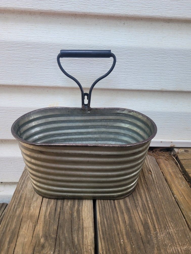 Farmhouse Bucket