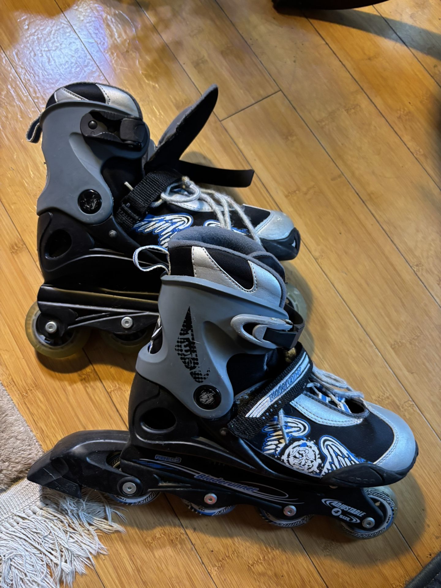 Used Kids Size 4-7 Rollerblades