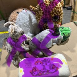 2 Plushies ; $5 ; Trades Acceptable; Negotiable 