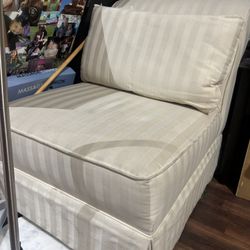 comfortable cushioned chair 
