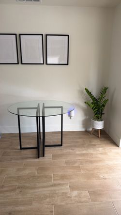 Brand new table/ never used/ just missing a sticker