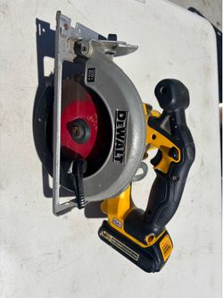 Dewalt saw