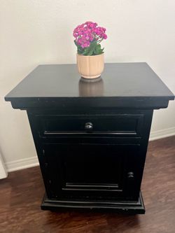 Black Nightstand Set