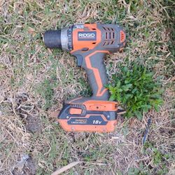 Used Ridgid 18v cordless drill driver with lithium ion battery Retail $80 