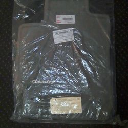 New Toyoto Camry Floor Mats(4 total) 2007-2011 