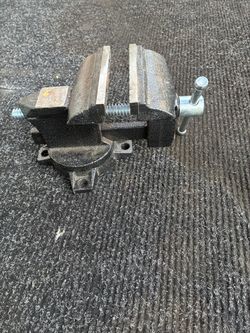 Cast Iron Bench Vise with Swivel Base