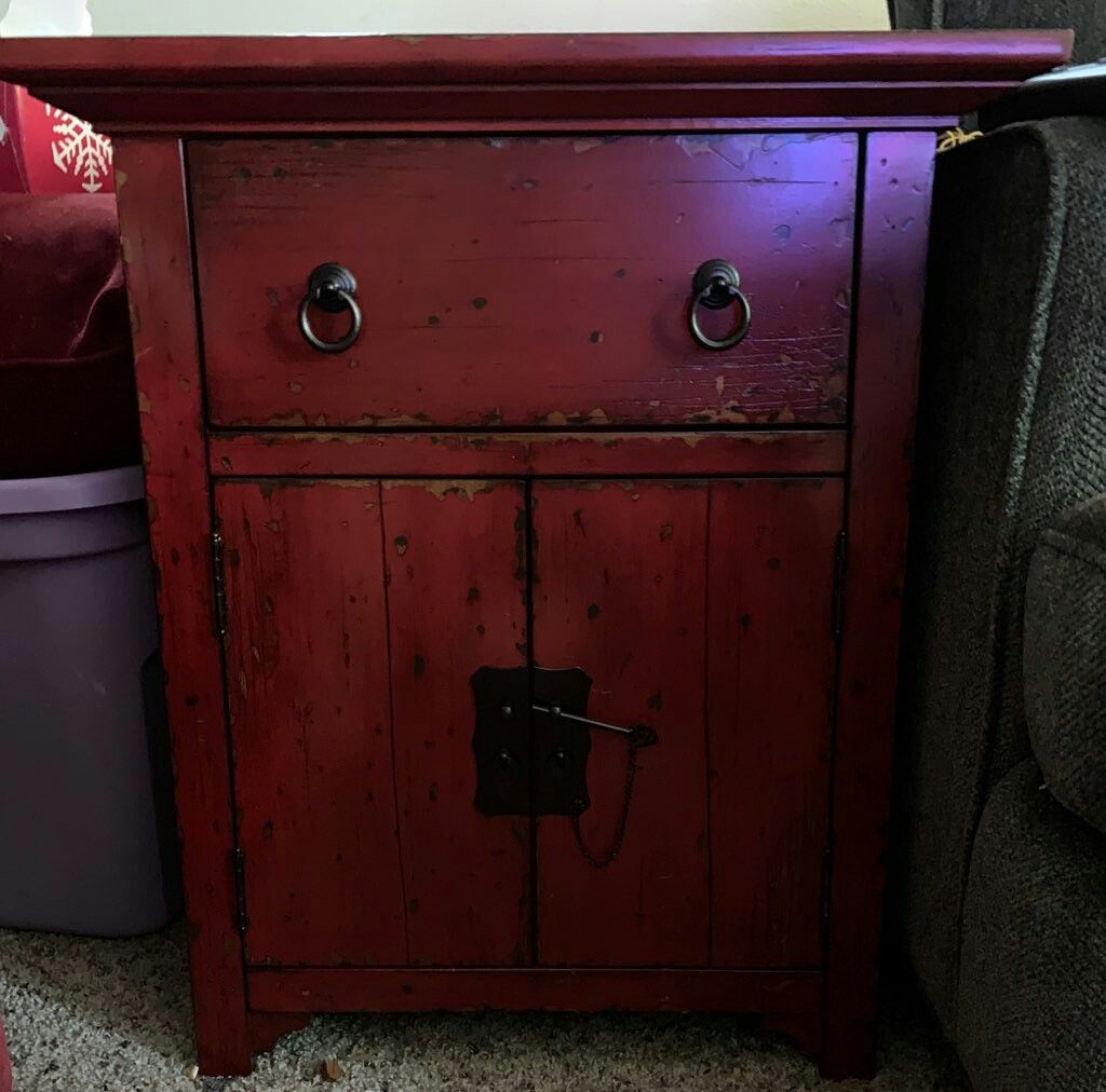 PERFECT CONDITION! Pottery Barn End Table cabinet