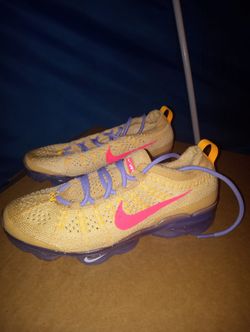 Women's Nike VaporMax Size 6