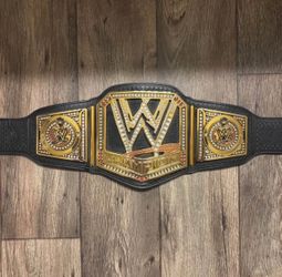 WWE Scratch Logo Championship Title Belt World Heavyweight 2013 WWESHOP Kids/Desktop Size Version