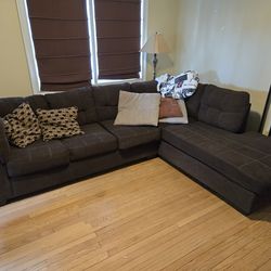 Couch / Sofa - (2) piece sectional