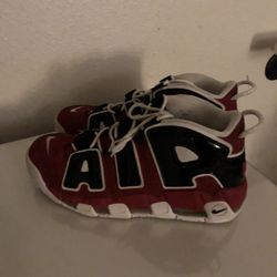 Size 12 Nike Air More Uptempos Bulls