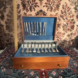 Victor S Co A1 Plus Overlay Vintage Silverware In Chest