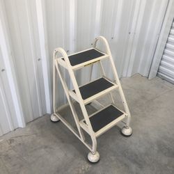 Rolling Three Step Stool Ladder